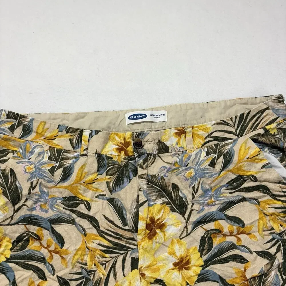 Old Navy Women's 20 Everyday Shorts Mid Rise 5" Inseam Yellow Hawaiian Floral - Picture 2 of 14